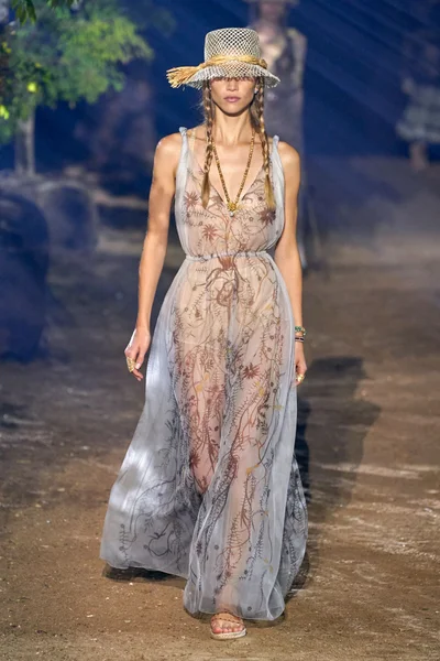 Look 84